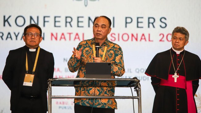 Dalam sambutan terpisah saat perayaan Natal Nasional di Surabaya, Menkominfo Budi Arie dan Menag Yaqut sama-sama menyatakan Prabowo sebagai sahabat.