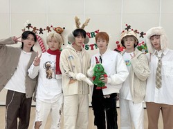 Lirik Lagu Love Me For Me - P1Harmony