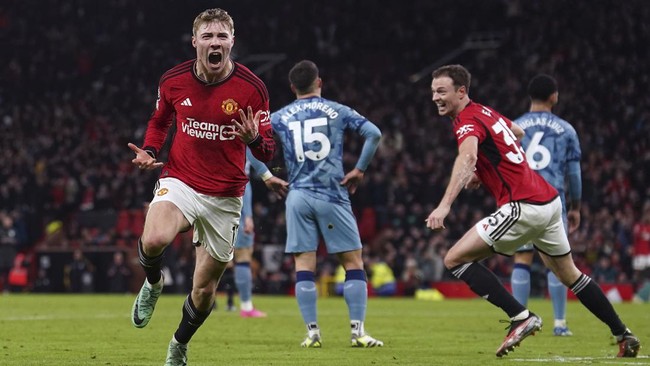 Duel Aston Villa vs Manchester United bisa jadi laga 'pertaruhan' kedua tim menuju empat besar klasemen Liga Inggris, Minggu (11/2).