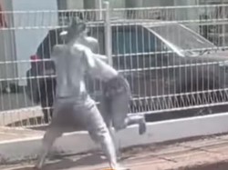 Viral Manusia Silver di Banjarmasin Adu Jotos gegara Rebutan Tempat Mangkal