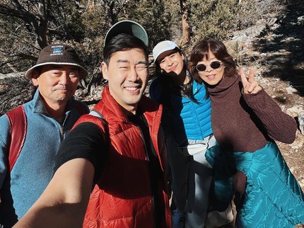 5 Potret Maudy Ayunda & Suami Liburan Bareng Mertua Korea di Amerika Serikat