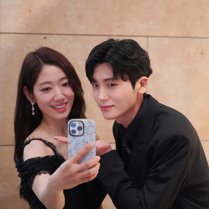 <p>Berperan sebagai Yeo Jeong Woo, Park Hyung Sik juga beradu akting dengan Park Shin Hye dalam drama Korea 2024 terbaru, Doctor Slump. Keduanya pernah beradu akting bersama juga dalam drakor The Heirs (2013). (Foto: Instagram @phs1116)</p>