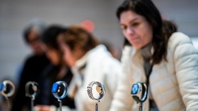 FOTO: Apple Watch Terkatung-katung di Tengah Sengketa