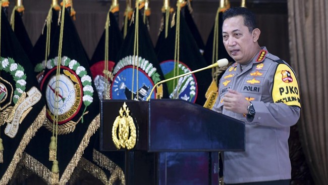 Kapolri Jenderal Listyo Sigit Prabowo memastikan pemeriksaan terhadap eks Ketua KPK sekaligus tersangka kasus dugaan pemerasan, Firli Bahuri sedang berjalan.