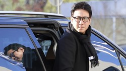 Mendiang Lee Sun Kyun Dianugerahi Penghargaan di Busan, Acara Berlangsung Haru