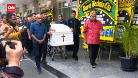 VIDEO: Jenazah Lukas Enembe Diterbangkan ke Papua Kamis Dini Hari