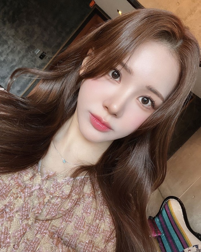 Tipe ideal Kim Gyu Ri dalam mencari pasangan adalah seseorang yang dapat membuatnya tersenyum dan membuat jantungnya berdebar begitu pandangan mereka bertemu./ Foto: instagram.com/citruszl