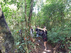 Pria Tenggelam di Air Terjun Sendalem Ditemukan Tewas Terjepit Batu