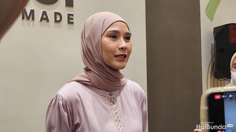 Zaskia Adya Mecca Zaskia Adya Mecca