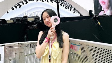 img-title Respons Adeline Margaret Crazy Rich Surabaya Dikasih Uang Sekoper oleh Ayah