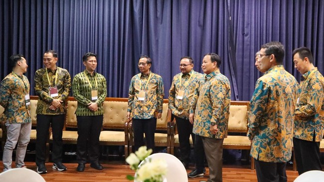 Menkominfo Budi Arie Setiadi dan Menag Yaqut Cholil Qoumas kompak menyebut Prabowo Subianto sebagai sahabat di acara perayaan Natal Nasional 2023 di Surabaya.