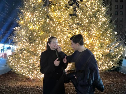 5 Potret Enzy Storia Habiskan Waktu Bersama Suami Diplomat di AS Jelang Tahun Baru, Termasuk Main Ice Skating