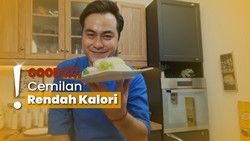 img-title Resep Sawi Gulung Ayam ala Chef Steby, Saus Koreanya Mantap Banget