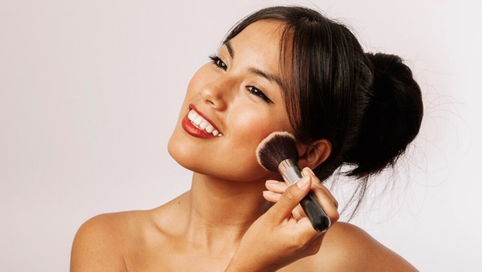 Revlon COLORSTAY LONGWEARMAKEUP, Foundation yang Tahan Hingga 24 Jam-Bantu Nutrisi Wajah