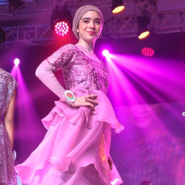 7 Potret Pesona Isabelle Tramp Anak Ayu Azhari Finalis Gadis Sampul yang Berhijab