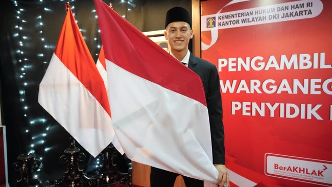 Bek naturalisasi Jay Idzes berpeluang debut membela Timnas Indonesia saat melawan Vietnam di Kualifikasi Piala Dunia 2026 pada Maret mendatang.