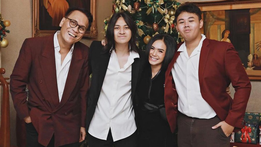 Keluarga Yuni Shara