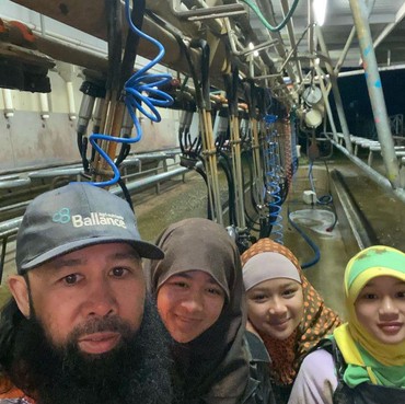 7 Foto Anak Sambung Peggy Melati Usai Dinikahi Saudagar Kaya di Selandia Baru