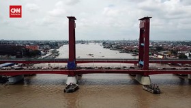 VIDEO: Jembatan Ampera Ditutup 3 Jam Saat Malam Tahun Baru