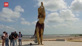 VIDEO: Melihat Patung Shakira Goyang Pinggul di Kolombia
