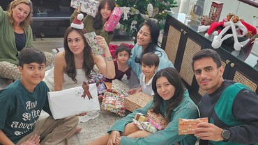 Wulan Guritno Ikut Rayakan Natal bersama Sang Ibunda Meski Beda Agama