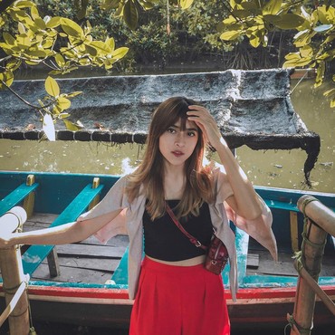 Segera Nikah Usai 9 Tahun Pacaran, 7 Potret Angelina Ci Calon Istri Dodit Mulyanto