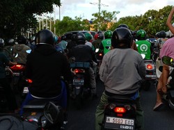 Lalin di Tol Bali Mandara Menuju Bandara Ngurah Rai Macet Parah!