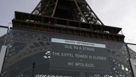 FOTO: Menara Eiffel Paris Tutup Gara-gara Aksi Mogok Pekerja