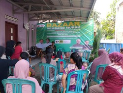 Relawan Ganjar-Mahfud Gelar Bazar di Cianjur