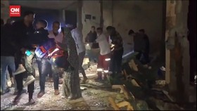 VIDEO: Israel Gempur Pengungsian di Gaza Tengah, Tiga Warga Tewas