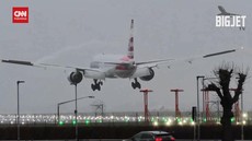 VIDEO: Rekaman Pesawat AS Alami Turbulensi saat Mendarat di Inggris