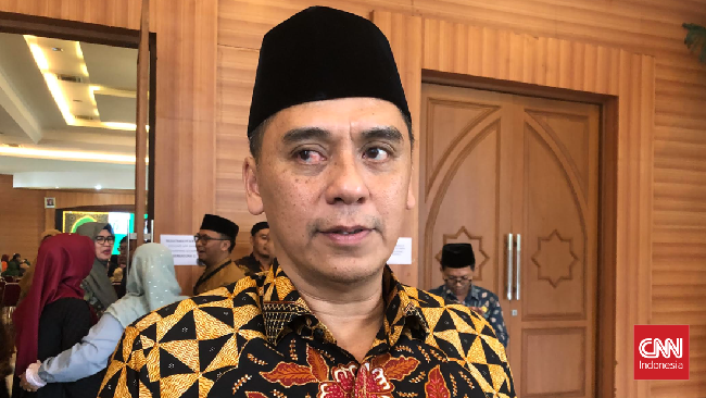 Wamenag Saiful Rahmat Dasuki menyebut ada masyarakat yang tetap mengucap amin pada akhir doa, namun ada juga yang mengubahnya dengan qobul.