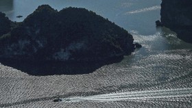 FOTO: Wisata Ha Long Bay Vietnam Tak Seindah Dulu