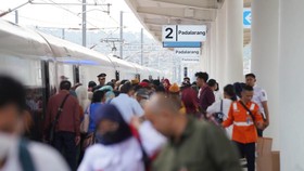 Whoosh Diserbu 156 Ribu Penumpang saat Libur Nataru