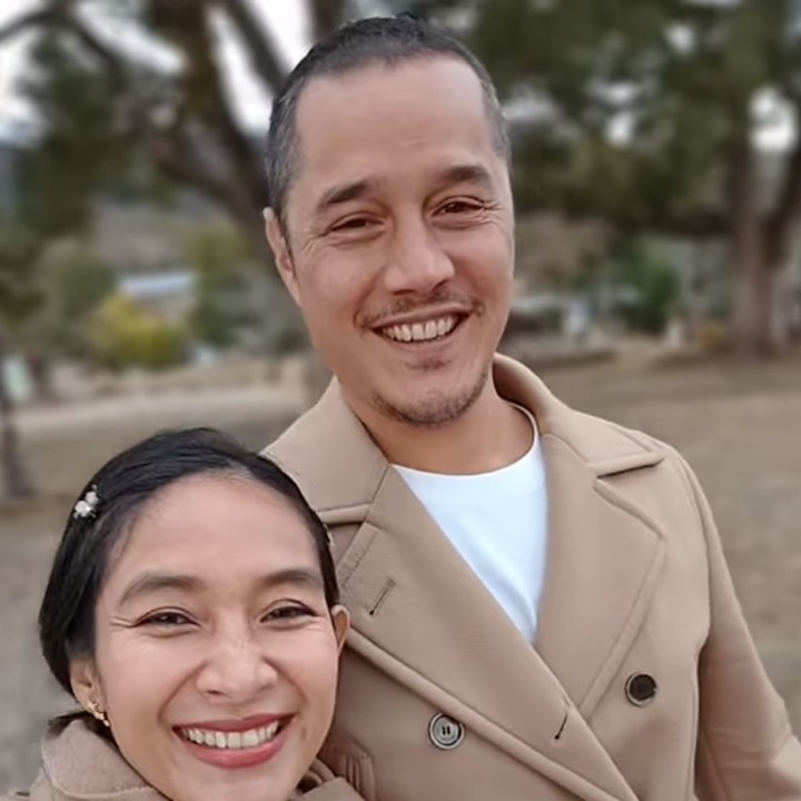 <p>Banyak netizen yang turut berbahagia melihat kebersamaan Happy Salma dengan keluarganya, Bunda. Tak sedikit yang mendoakan agar Happy dan suami selalu langgeng sampai kakek dan nenek. (Foto: Instagram: @happysalma)</p>