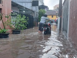 17 Titik Terendam Banjir Saat Kota Malang Diguyur Hujan Deras