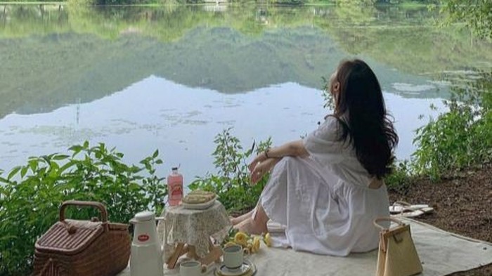 Memahami Gaya Hidup Cottagecore, Kesederhanaan dan Alam