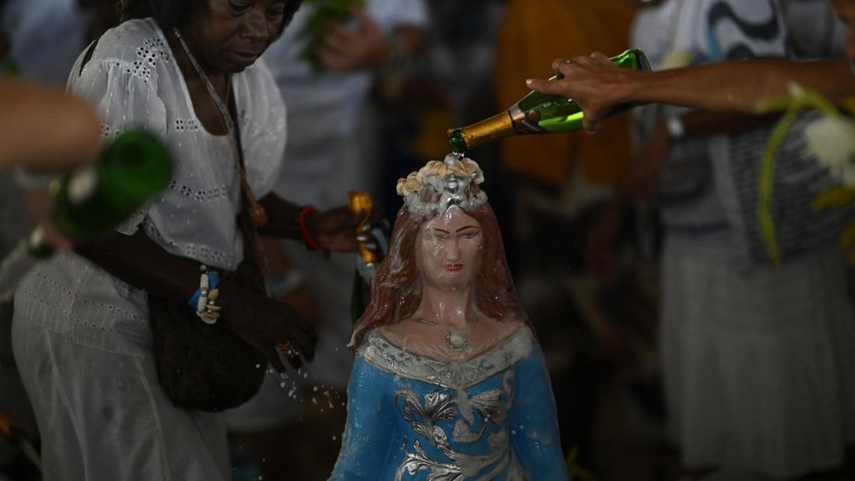 FOTO: Ritual untuk Dewi Laut di Brasil Jelang Tahun Baru