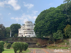 Villa Isola: Gedung Setengah Juta Gulden Warisan Raja Media Kelahiran Jogja