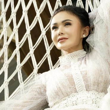 Yuni Shara Bongkar Sejumlah Perawatan yang Dilakukan Agar Tetap Cantik & Awet Muda