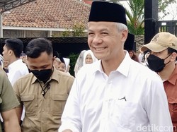 Ganjar Cerita Pernah Ditangisi Pedagang Tahu-Tempe gegara Kedelai Mahal