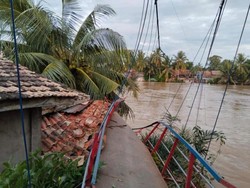 Sungai Meluap, Jembatan Gantung Penghubung Desa di Muratara Putus