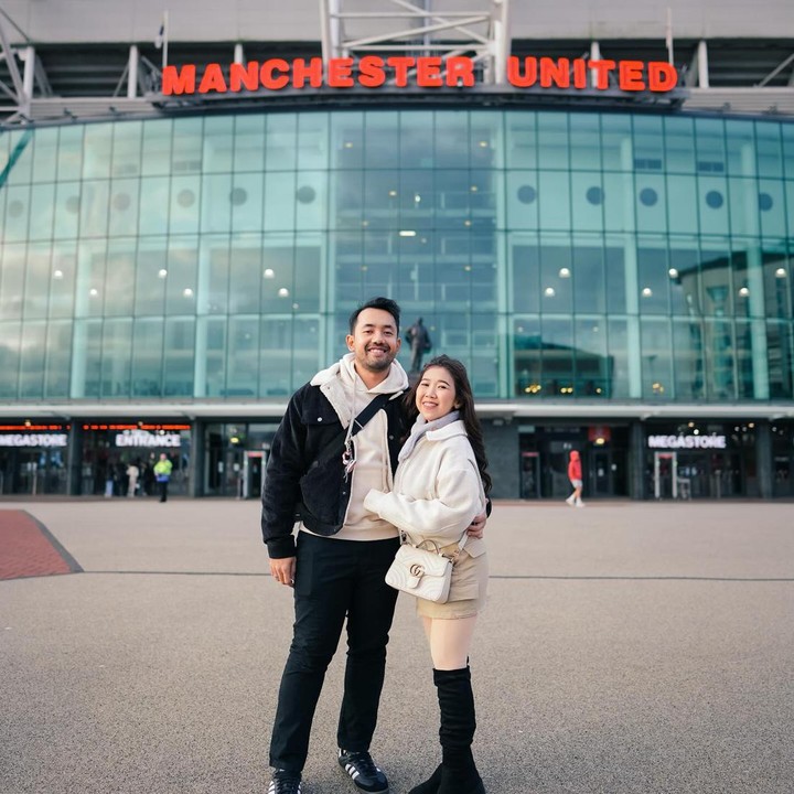 <p>Setelah menikah, Kiky kerap mengabadikan momen kebersamaannya dengan sang suami. Belum lama ini, keduanya kedapatan berlibur ke luar negeri. (Foto: Instagram: @kikysaputrii)</p>