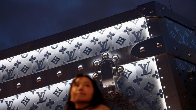 FOTO: Louis Vuitton Bikin Hotel Pertama, Berbentuk Koper LV Raksasa