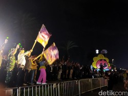 Buka Jakarnaval di Monas, Heru Budi Lepas Parade Seni Budaya Jelang Ganti Tahun
