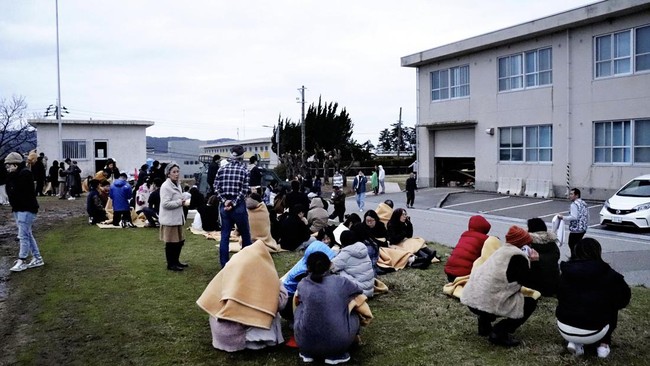 Kagoshima Jepang Diguncang Lebih dari 50 Gempa Hari Ini Prefektur Kagoshima Jepang diguncang lebih dari 50 gempa bumi hari ini, Rabu (2/7). Terbaru, gempa berkekuatan magnitudo 5,5 mengguncang wilayah itu.