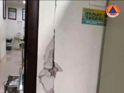 Cara Menambal Tembok yang Retak Usai Diguncang Gempa Bumi