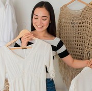 Monokrom hingga Colorful, Contek Inspirasi Dresscode Buka Puasa Bersama Bestie!