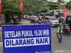 Puncak Liburan Tahun Baru di Pantai Tulungagung-Trenggalek, JLS Padat