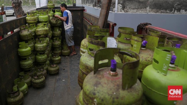 Pemprov Bali berbareng PT Pertamina Patra Niaga wilayah Bali menambah stok LPG subsidi 3 kg di sejumlah wilayah kota dan kabupaten di Pulau Dewata.